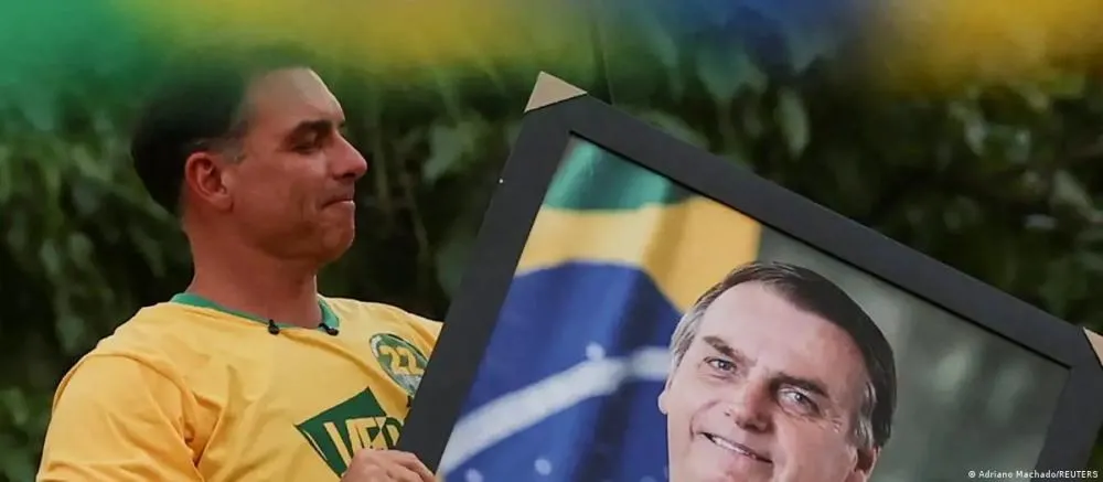 Flávio Bolsonaro pede mobilização de aliados nas redes e nos estados até 25 de outubro