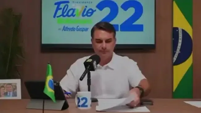 Flávio Bolsonaro agenda visita a Salvador para 17 de outubro