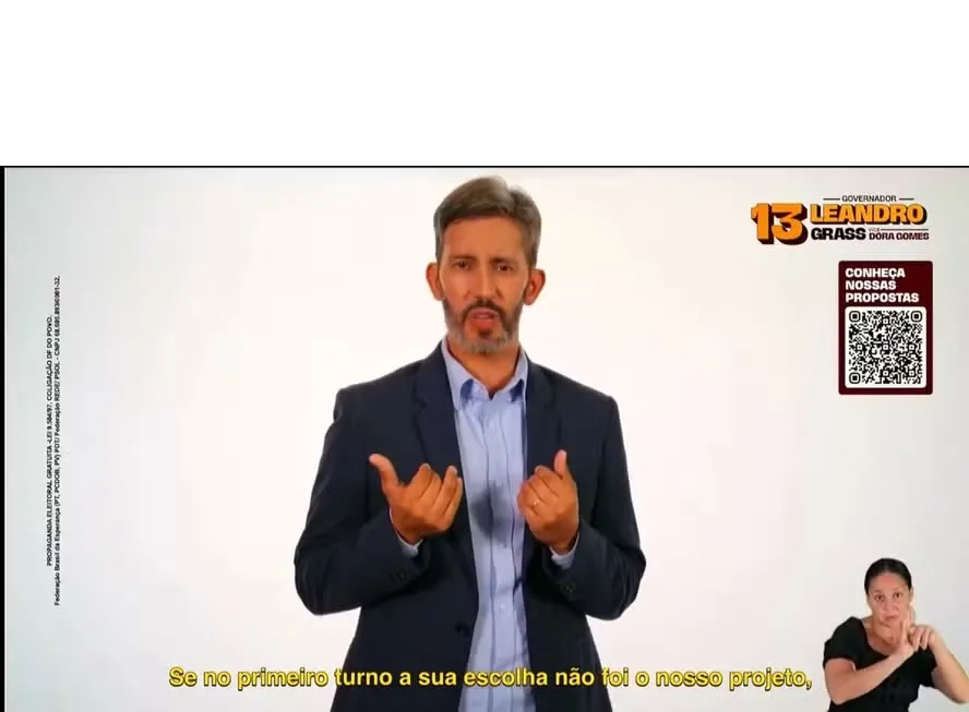 Candidato do PT no DF troca vermelho por laranja e tira estrela da propaganda