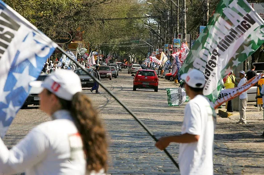 Candidatos derrotados investiram R$ 104 milhões do próprio bolso nestas campanhas eleitorais