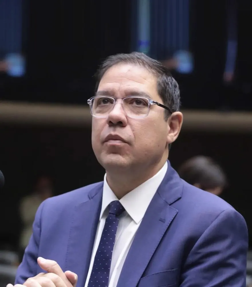 Altineu Côrtes articula apoio para presidir a Câmara dos Deputados em 2027