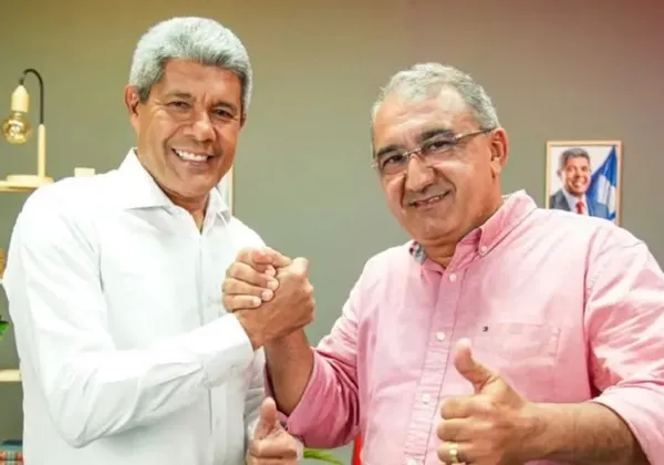 Até ex-prefeito comunista rompe com o PT da Bahia e declara apoio a Flávio Bolsonaro