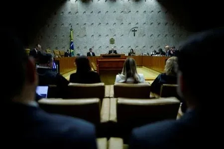 Ala do STF quer acelerar apuração do caso Master e evitar impeachment