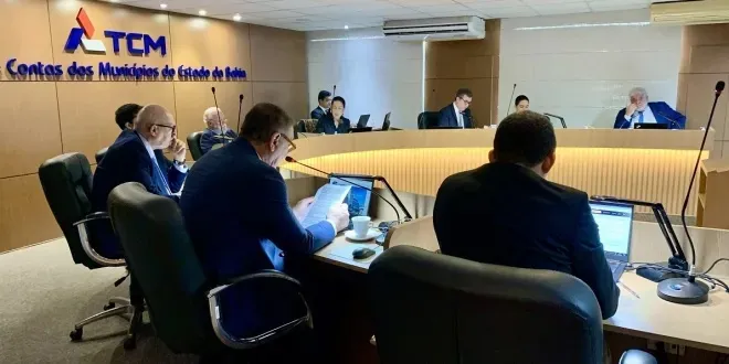 TCM-BA aponta irregularidades na folha de pagamento de Curaçá e multa ex-prefeitos