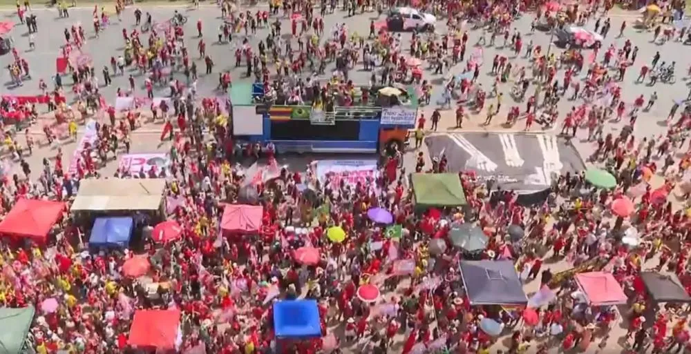 Após perder o primeiro turno, PT tenta mobilizar apoiadores em ato sem Lula 