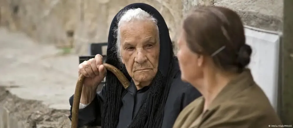 Vilarejo italiano chama atenção da ciência por alta proporção de mulheres que chegam aos 100 anos