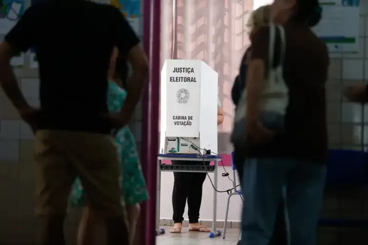 Quem tem prioridade na fila de votação no segundo turno?