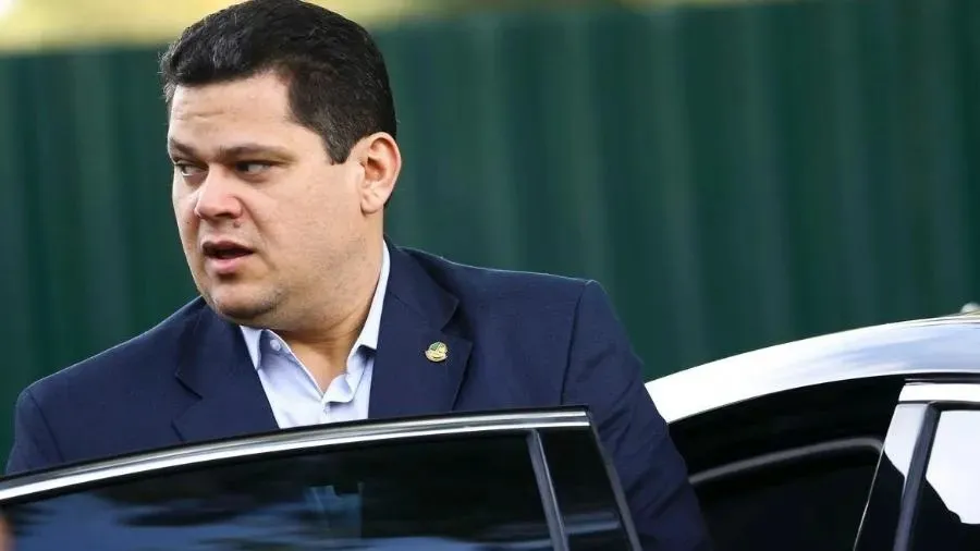 Alcolumbre cria regra para escolta de ex-presidentes do Senado em meio à disputa pela reeleição