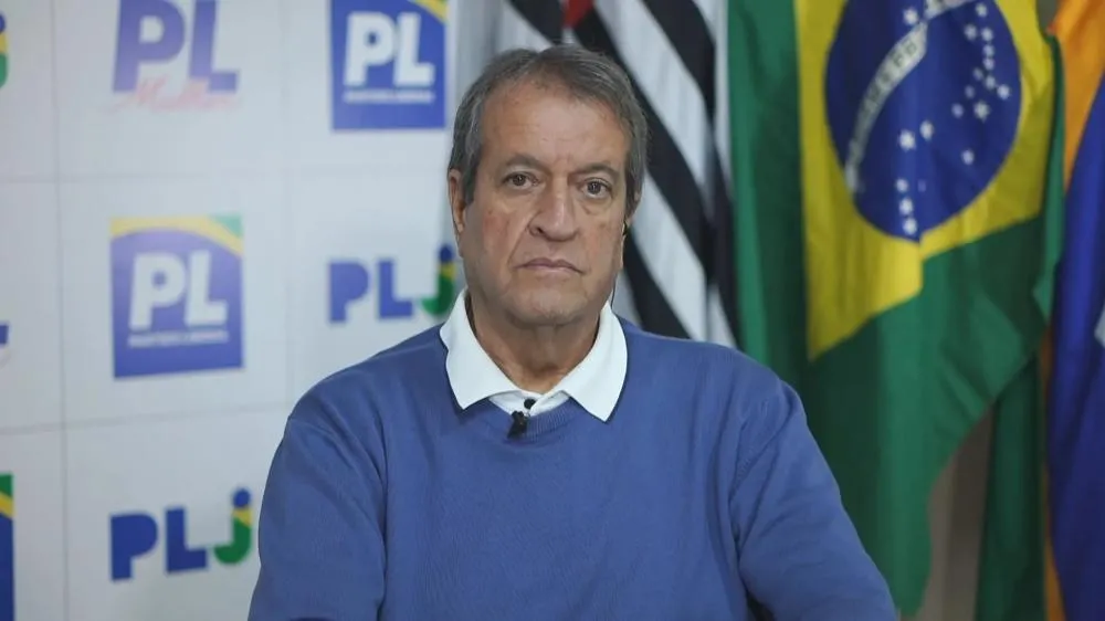 Lideranças do PL pressionam Flávio Bolsonaro a reconhecer derrota para Lula