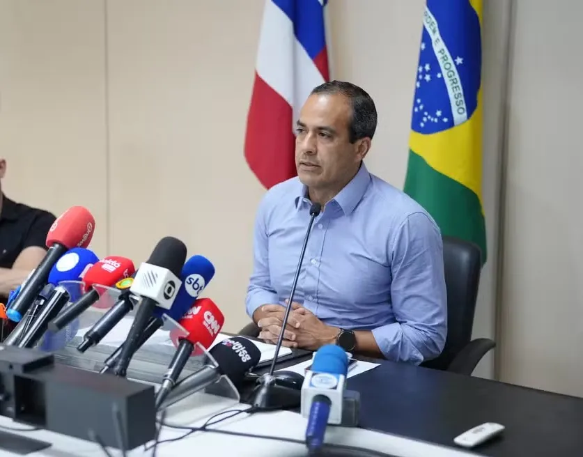 Bruno Reis antecipa salário dos servidores de Salvador para quarta-feira