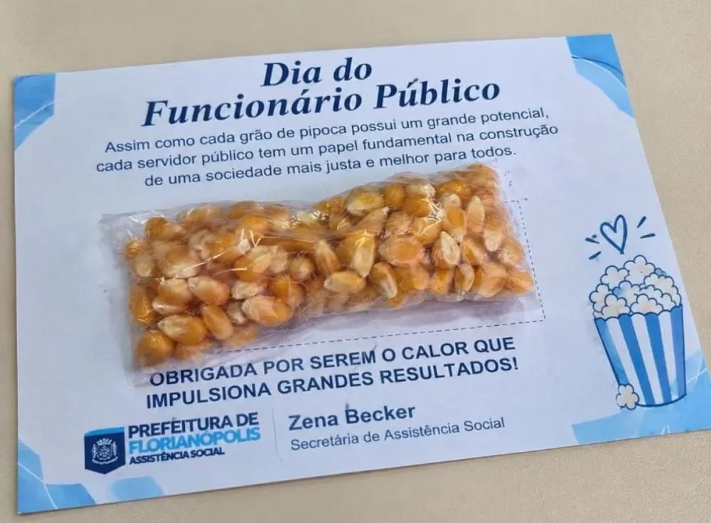 Prefeitura dá milho de pipoca em ‘homenagem’ a servidores e vira piada nas redes