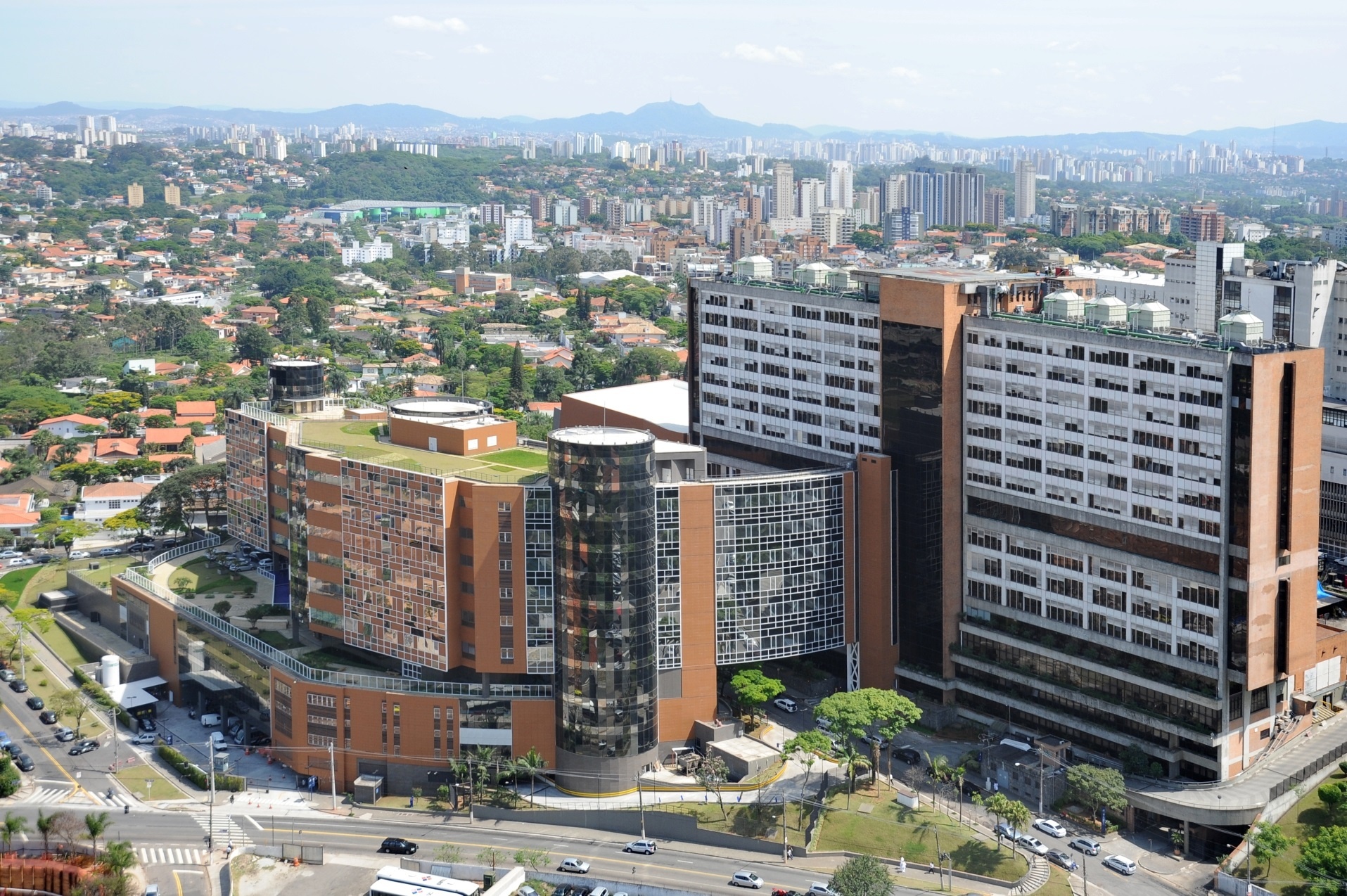 Hospital Albert Einstein bate recorde e pela primeira vez tem mais de ...