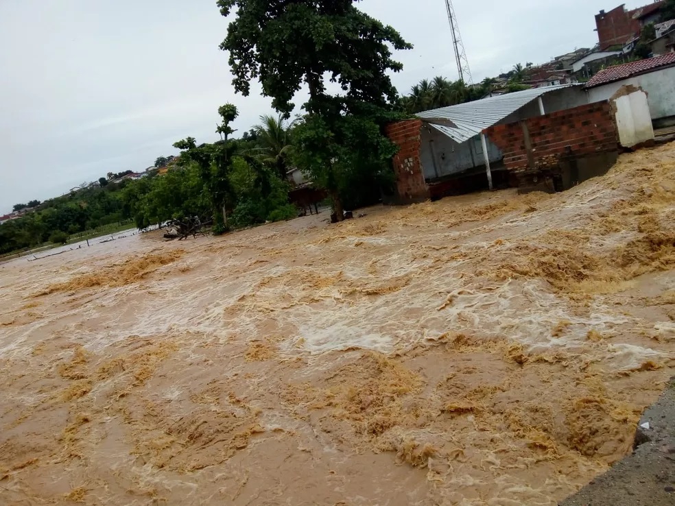 Quase 70 Mil Pessoas São Afetadas Pelas Chuvas No Sul Da Bahia Milhares Estão Desabrigadas 