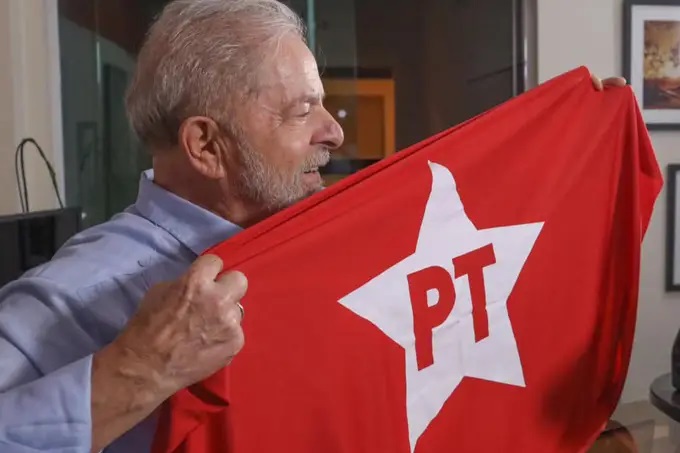 Em Minas, PT abre mão de Senado, fecha apoio a Lula e vice de Kalil