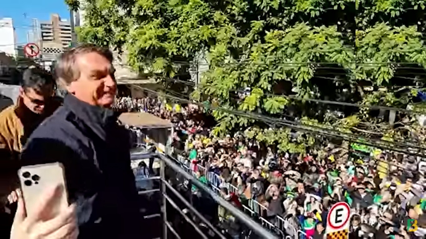 Presidente Bolsonaro participa da Marcha para Jesus em Curitiba